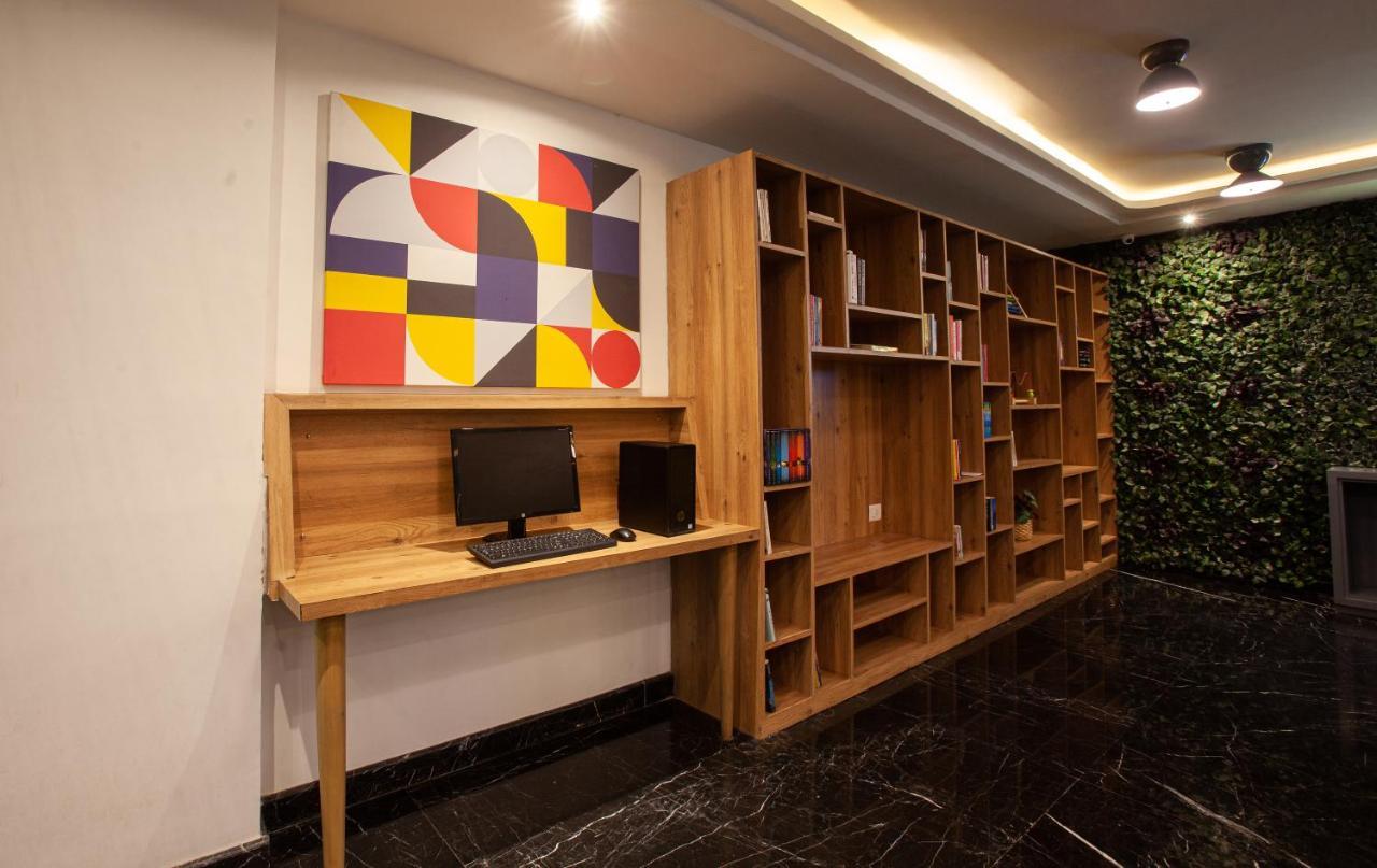Hotel Istay Hitec Хидерабад Екстериор снимка