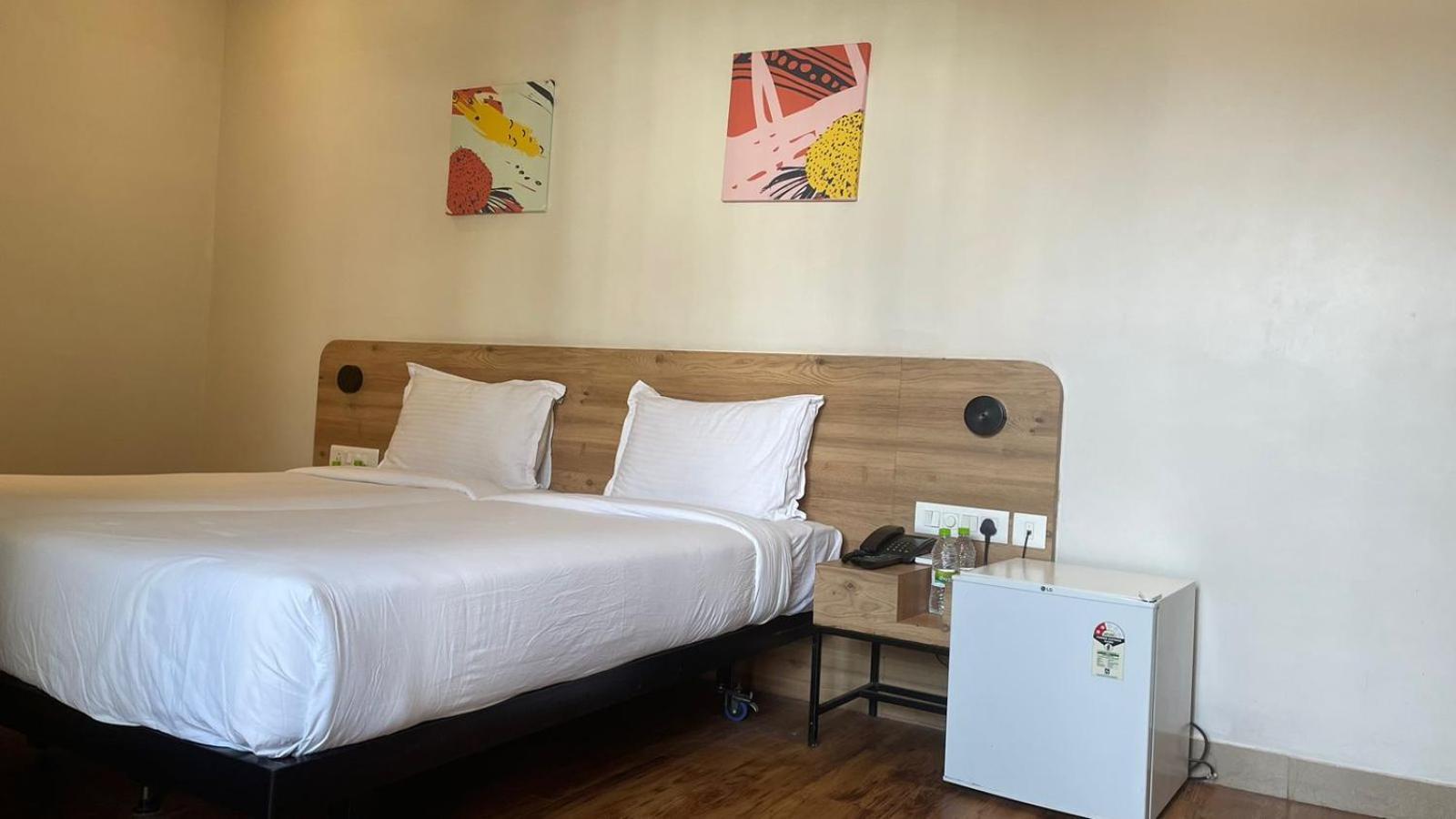 Hotel Istay Hitec Хидерабад Екстериор снимка