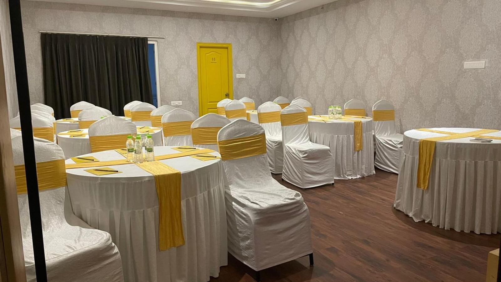 Hotel Istay Hitec Хидерабад Екстериор снимка